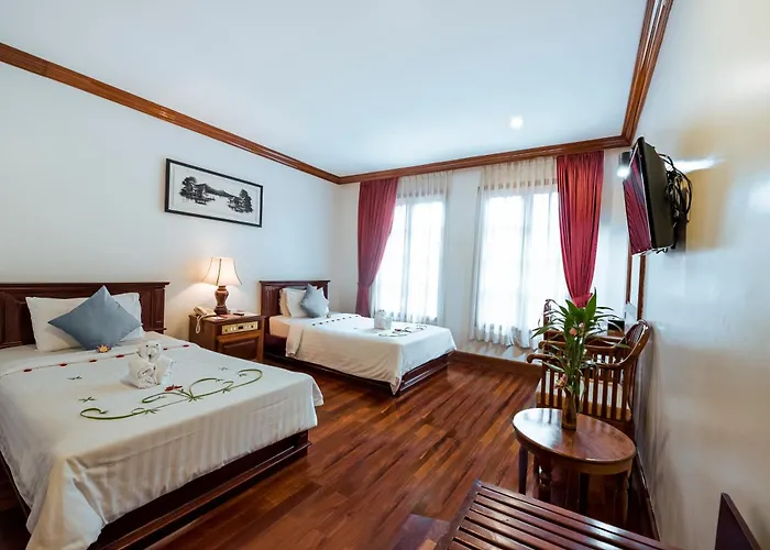 Royal Crown & Hotel