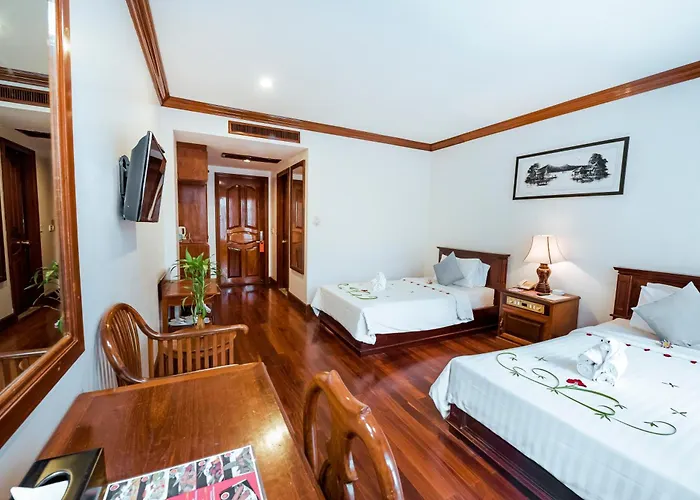 Royal Crown & Hotel Siem Reap