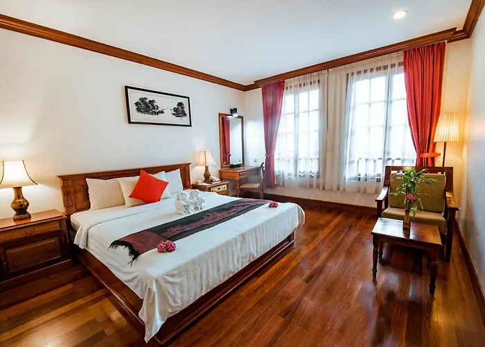 Hotel Royal Crown &