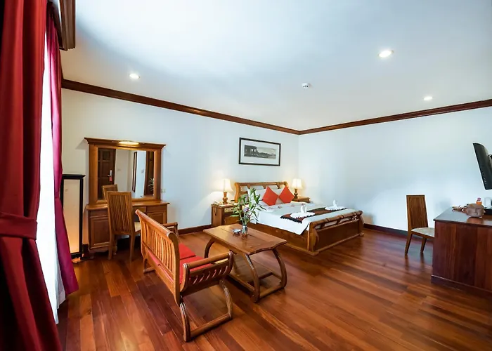 Royal Crown & Hotel Siem Reap