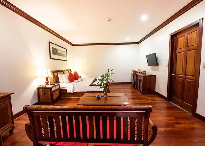Royal Crown & Hotel 5*