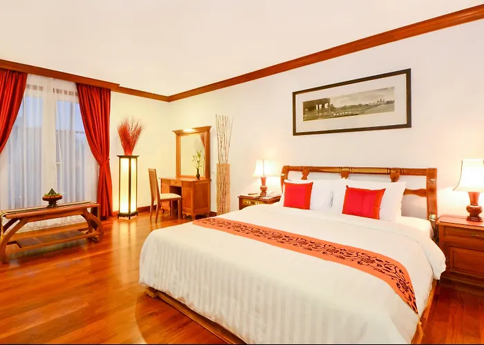 Royal Crown & Hotel 5*