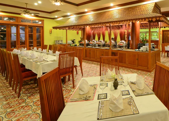 Royal Crown & Hotel