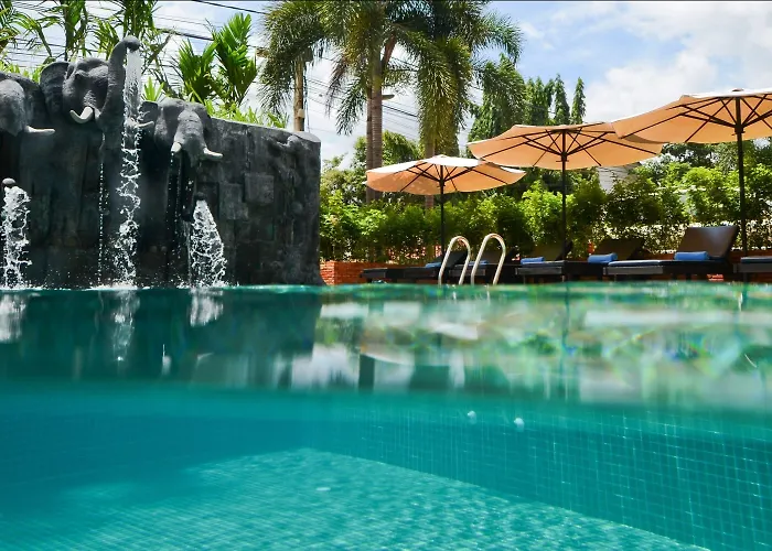 Hotel Royal Crown &